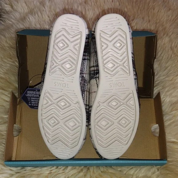 Biscotti Plaid Flannel TOMS - Picture 5 of 6
